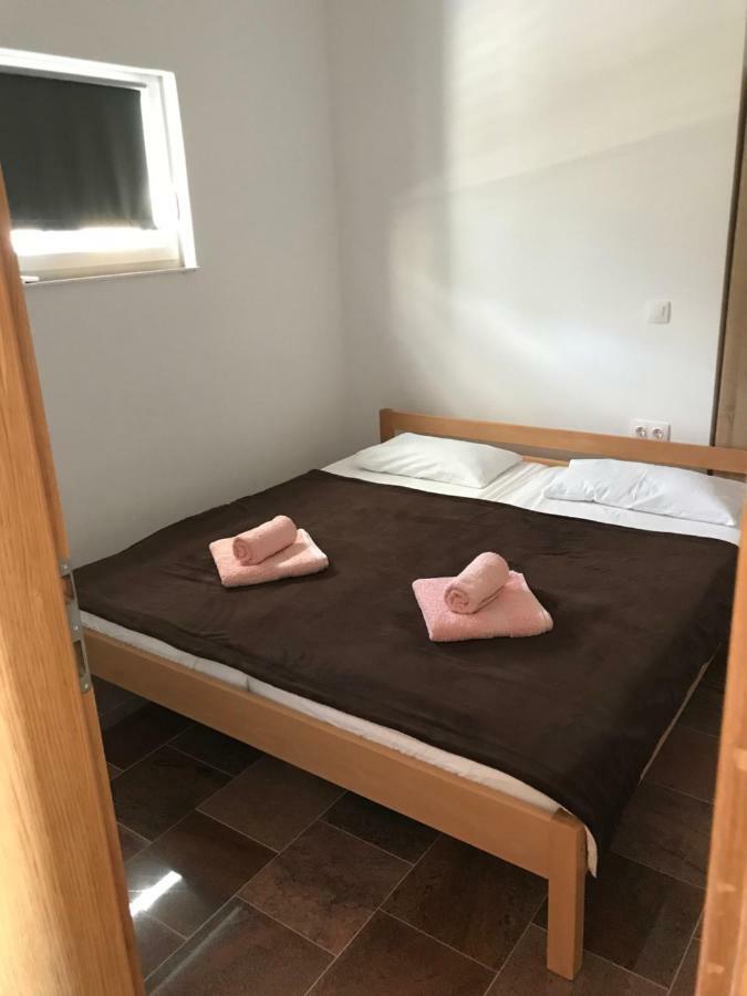 Apartmani Subasic Pag Town Exterior foto