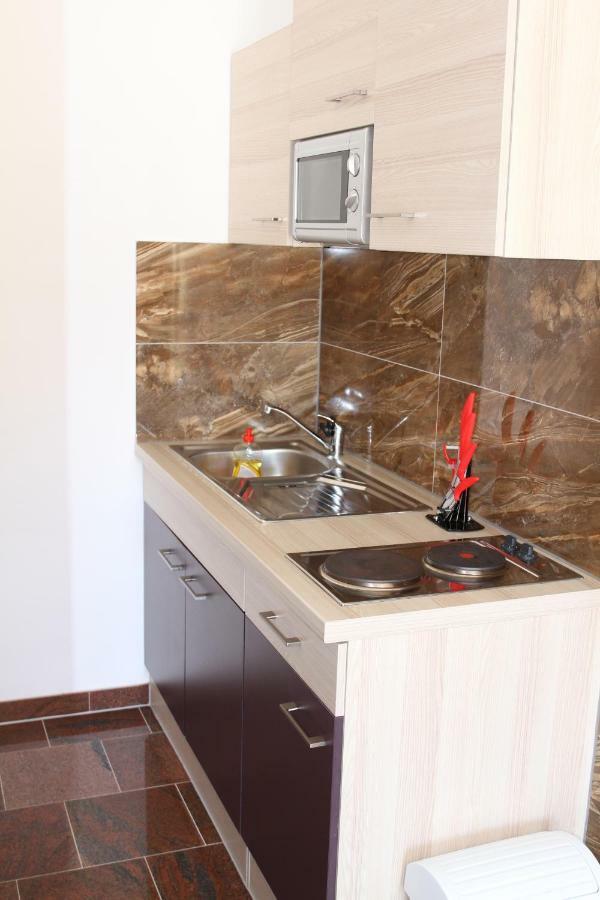 Apartmani Subasic Pag Town Exterior foto